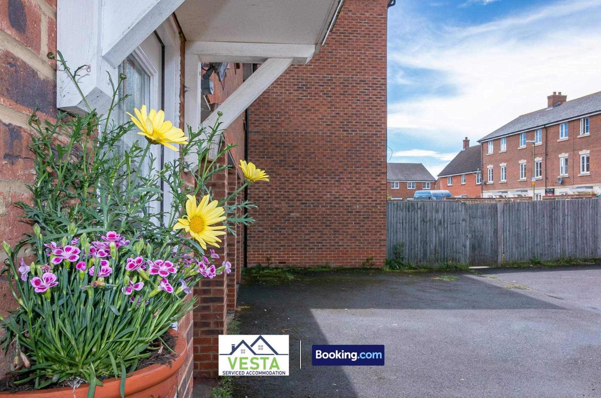 Three Bedroom Apartment By Vesta Serviced Accommodation & Short Lets Hatfield With Free Parking Εξωτερικό φωτογραφία