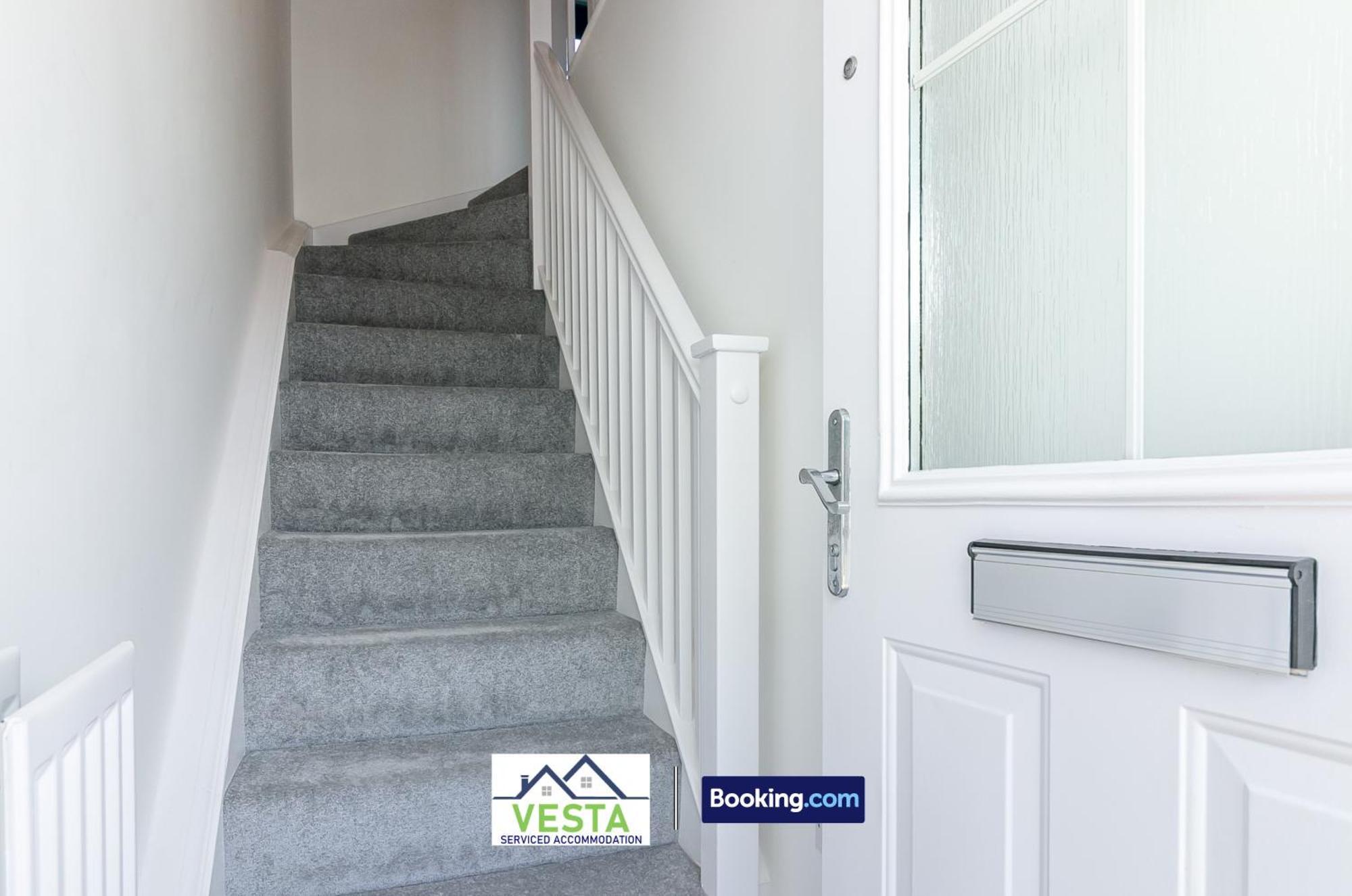 Three Bedroom Apartment By Vesta Serviced Accommodation & Short Lets Hatfield With Free Parking Εξωτερικό φωτογραφία