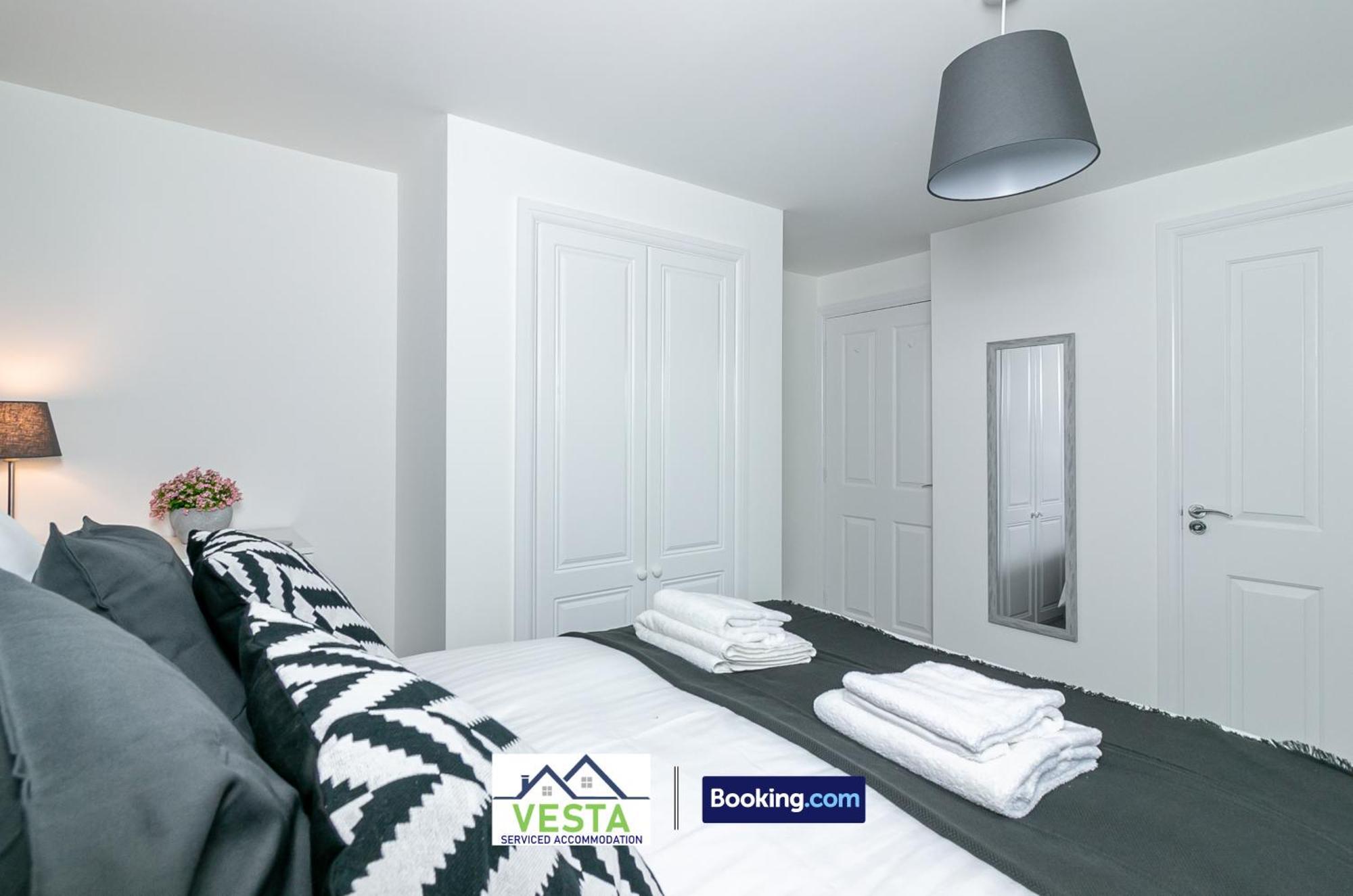 Three Bedroom Apartment By Vesta Serviced Accommodation & Short Lets Hatfield With Free Parking Εξωτερικό φωτογραφία